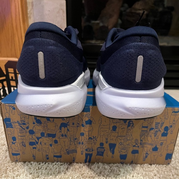 Brooks Adrenaline GTS 24 Brand New Navy Blue. Size 10.5 Men’s Shoes 1104372e423 - Picture 7 of 7